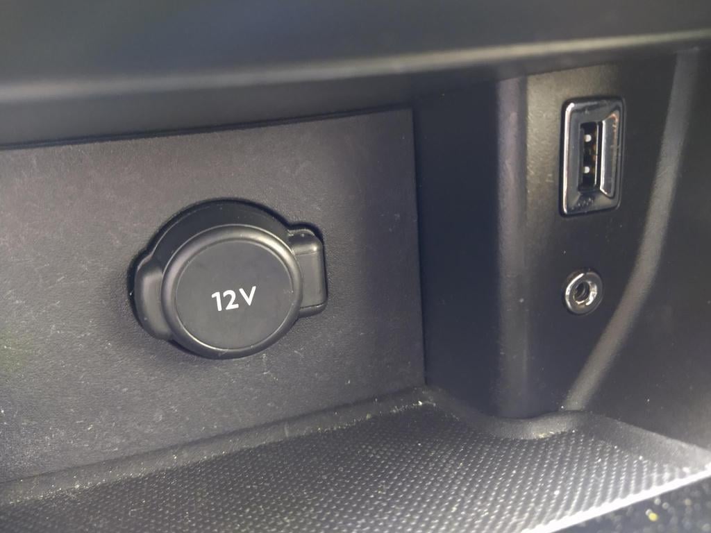 Peugeot 308 1.2 110 style clima/nav/lmv