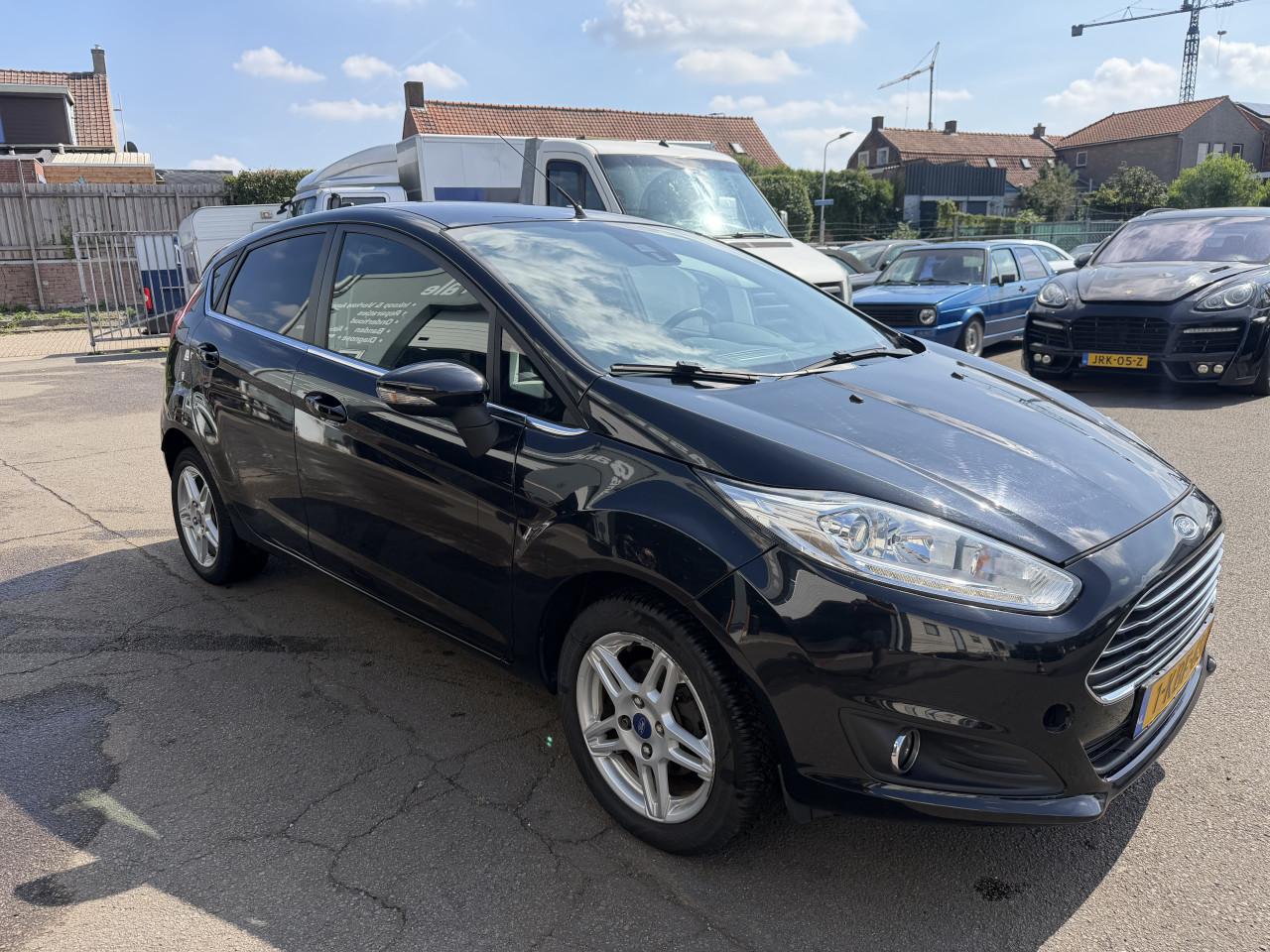Ford Fiesta 1.0 EcoBoost Titanium Bouwjaar 2013 NAP ! ! !