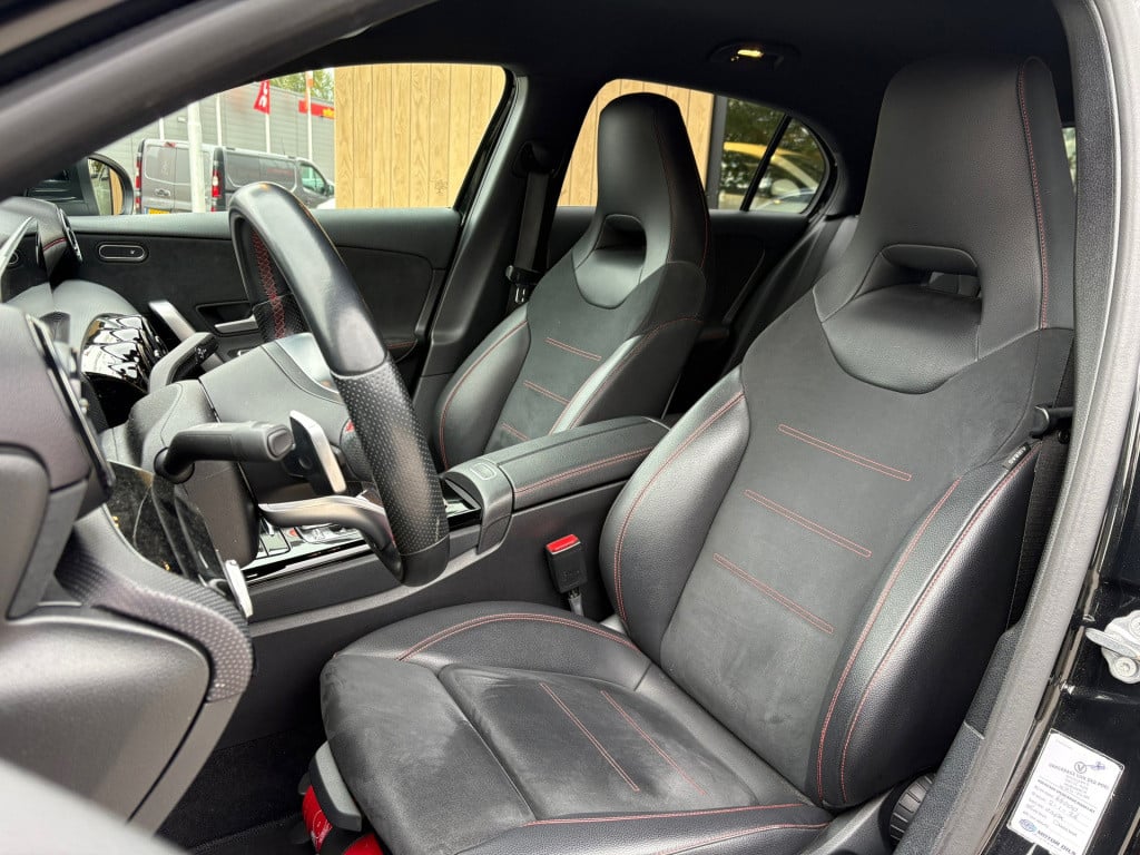 Mercedes-Benz A-Klasse 200 business solution amg
