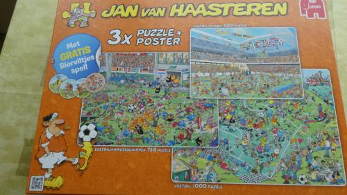 Jan van Haasteren puzzels (voetbal gekte)