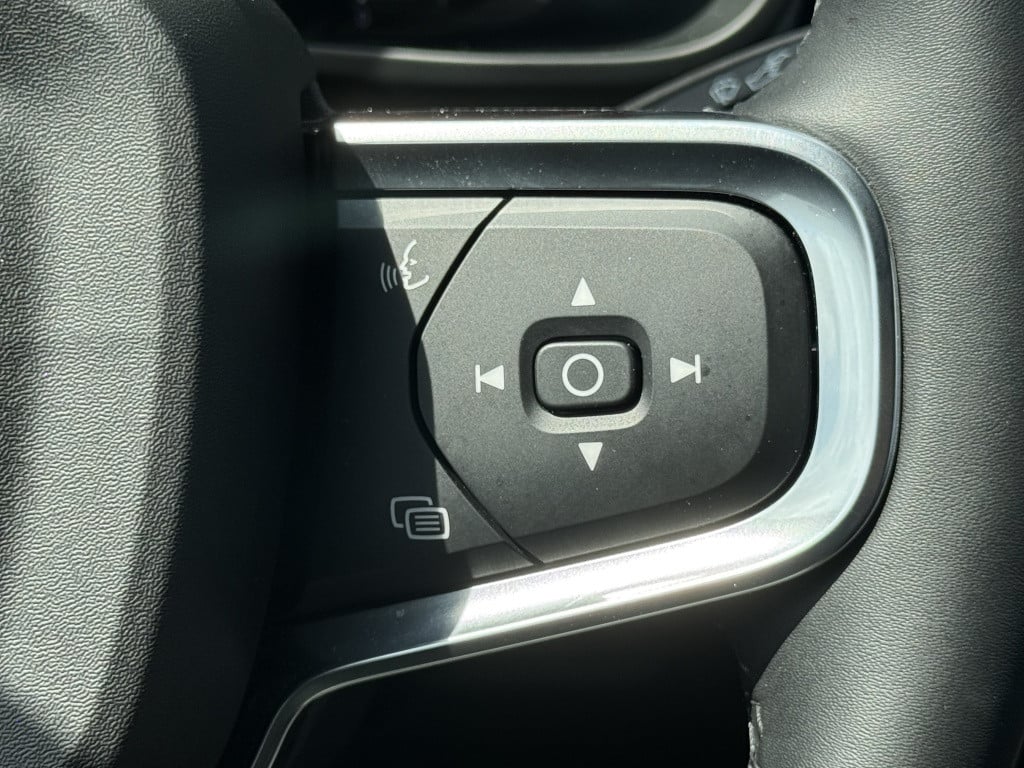 Volvo XC40 2.0 b4 plus dark