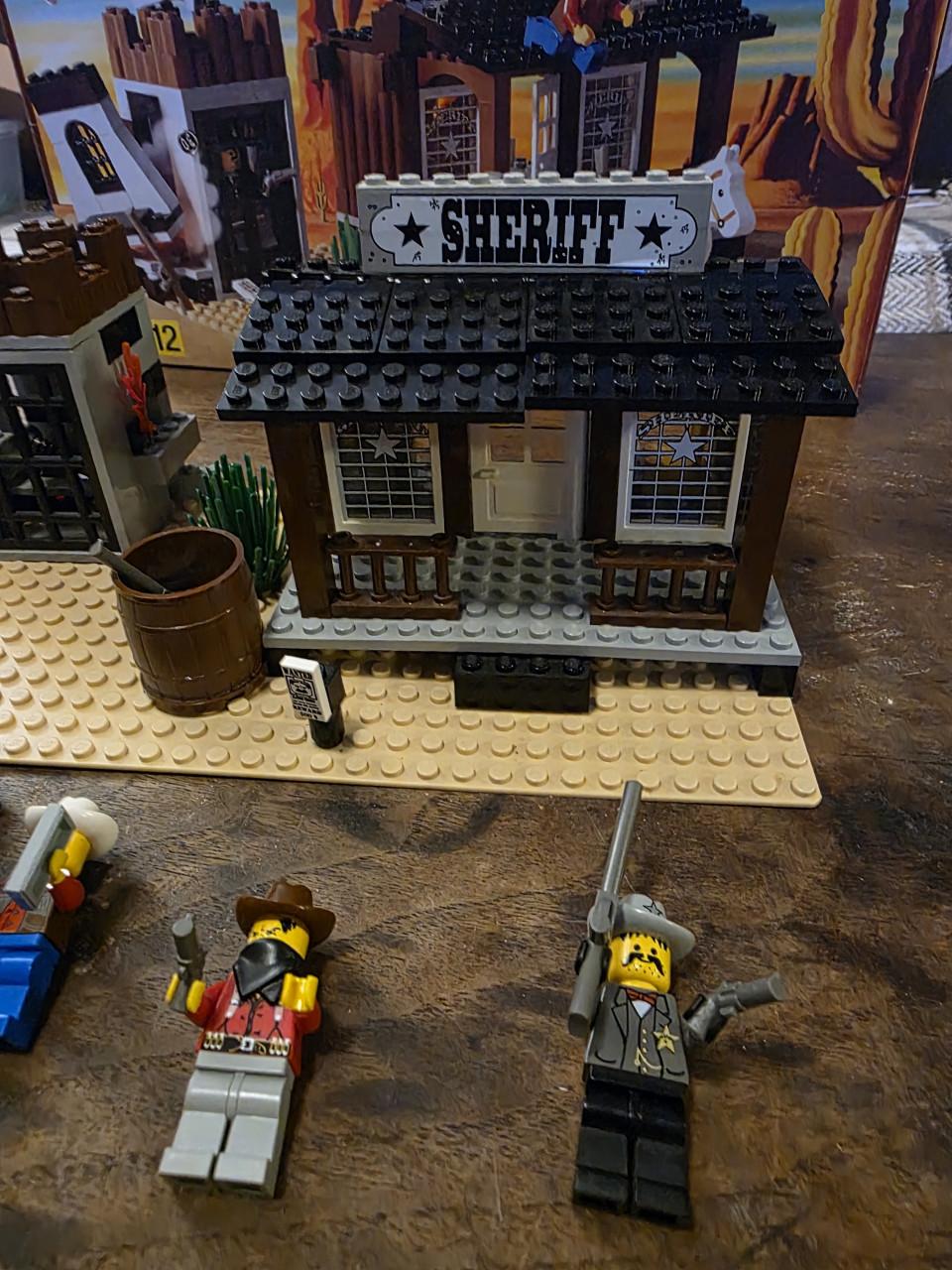 Lego cowboys  gold cyti  junction