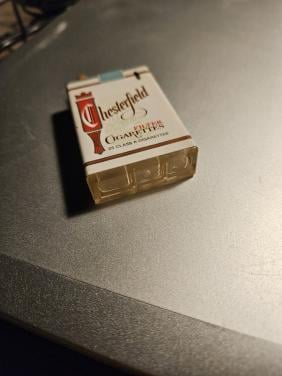 Grappige vintage jaren 70 opvulbare chesterfield aansteker