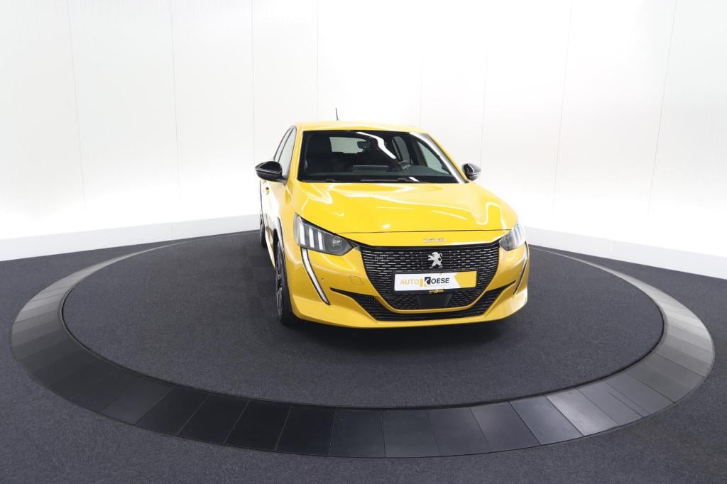 Peugeot 208 puretech 100 eat8 gt-line | camera | keyless entry | navigatie 