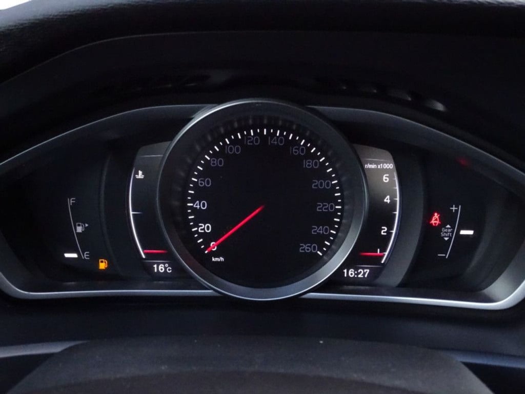 Volvo V40 1.6 t2 momentum stoelverwarming | navi | bluetooth