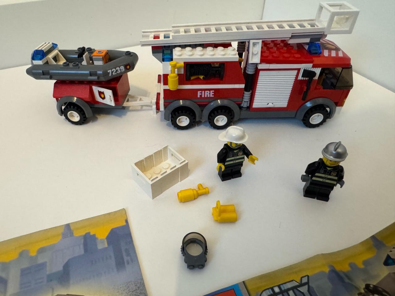 Lego city 7239 compleet met boekjes