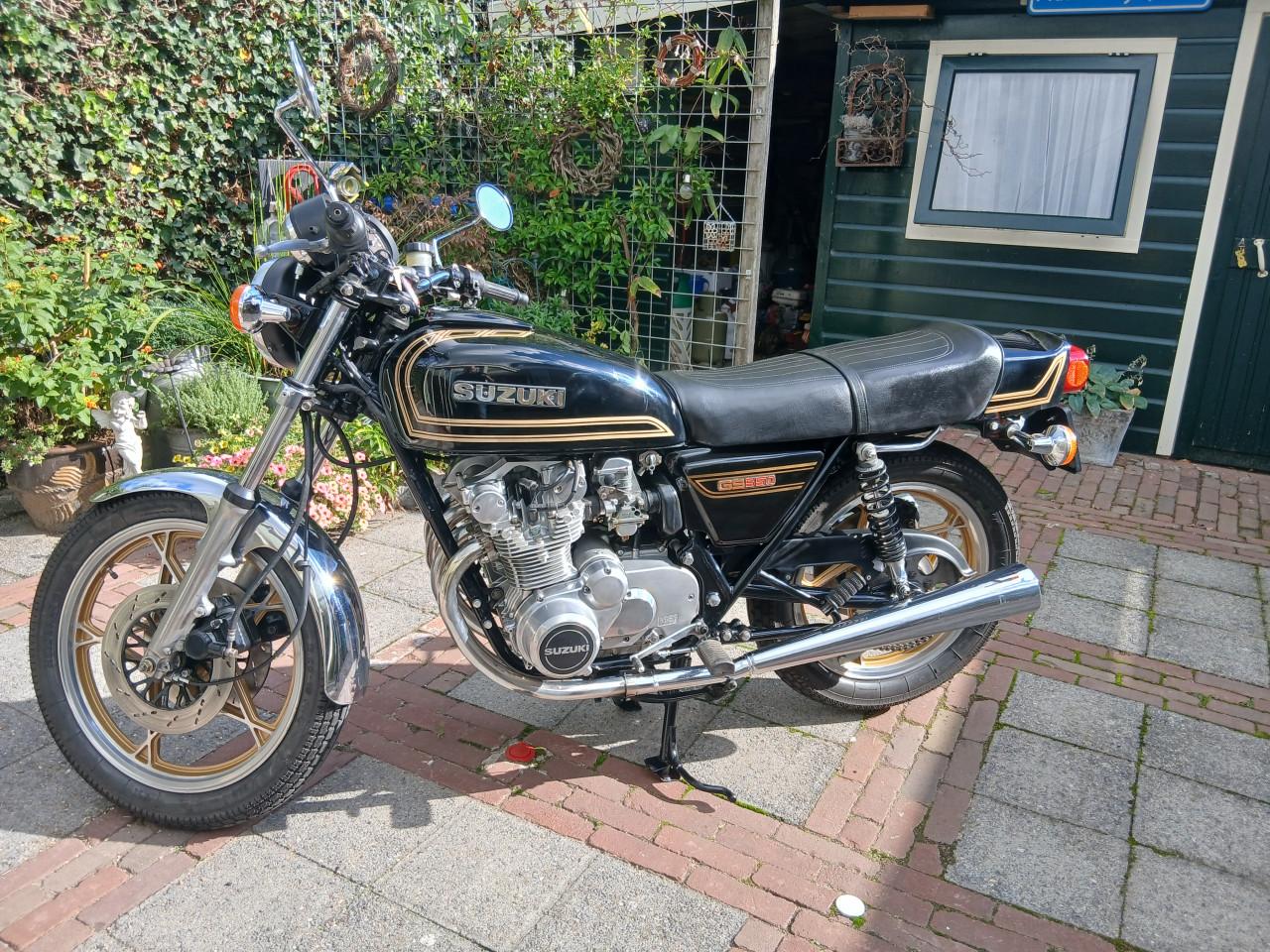 Suzuki gs 550