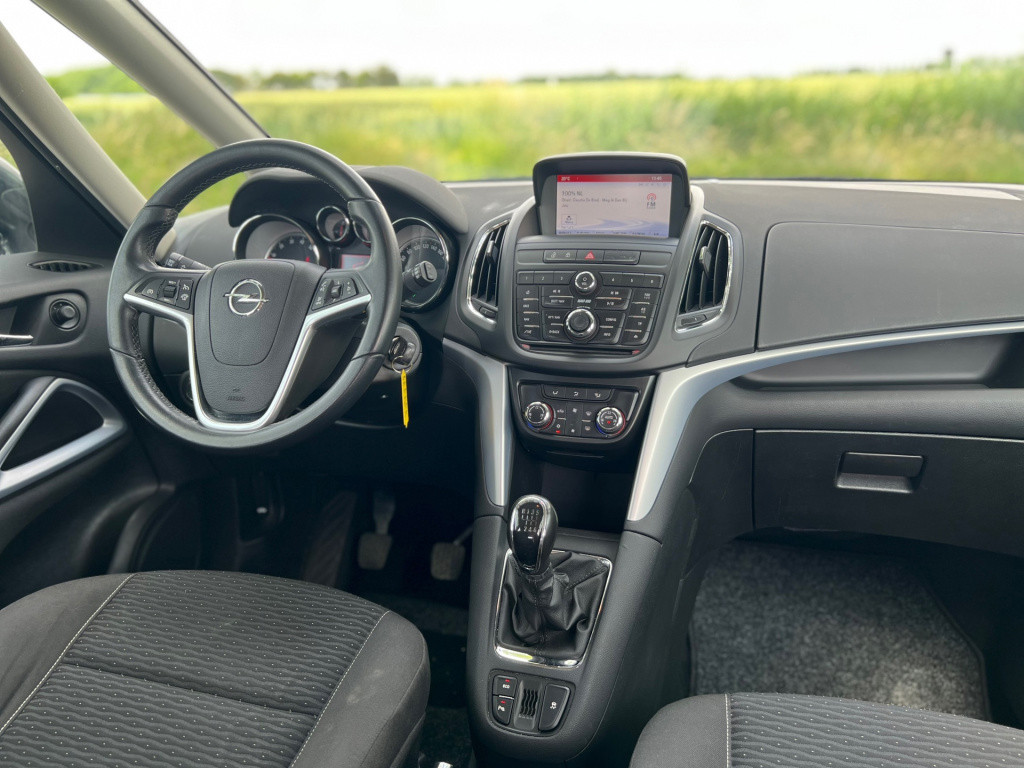 Opel Zafira tourer 1.6 edition turbo 7p. //nap//navi//clima
