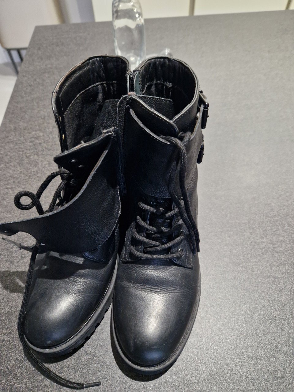 Wandelschoenen zwart maat 38.