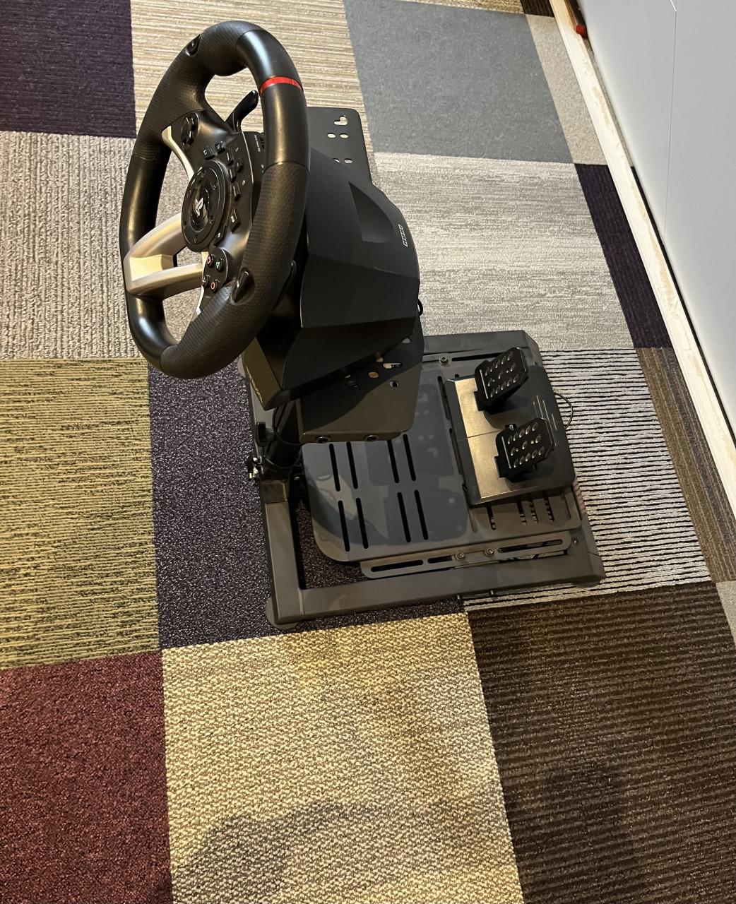 Next level racing wheelstand lite + Hori Apex stuur