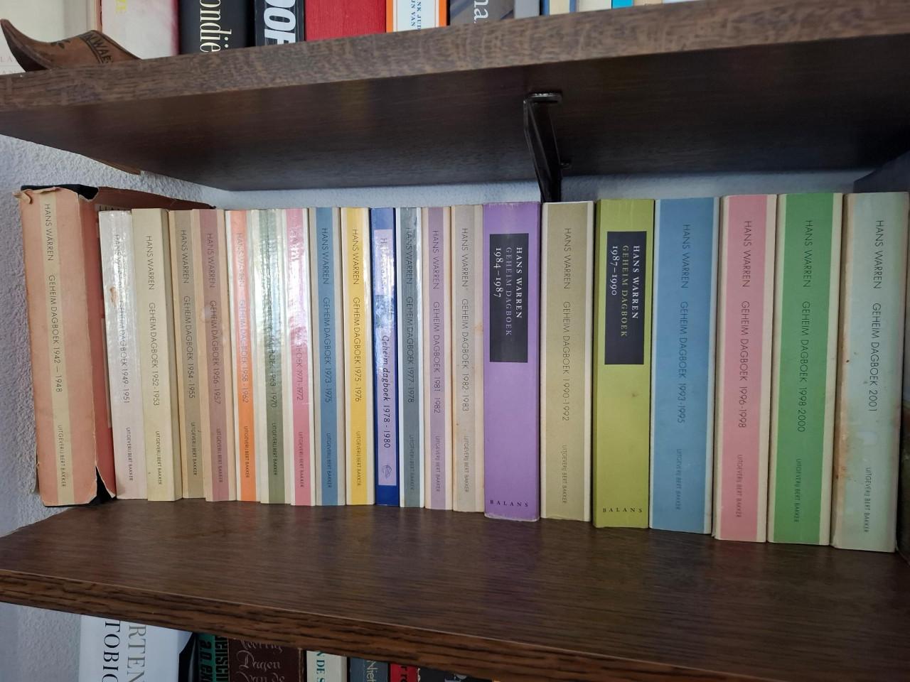 De complete serie (22 delen) van Hans Warrens’ Geheim Dagboek, 1942 – 2001