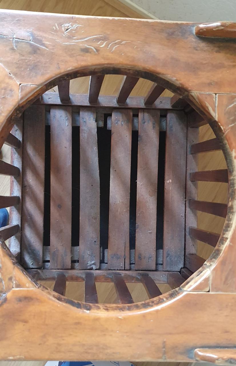 Antieke Chinese kinderstoel