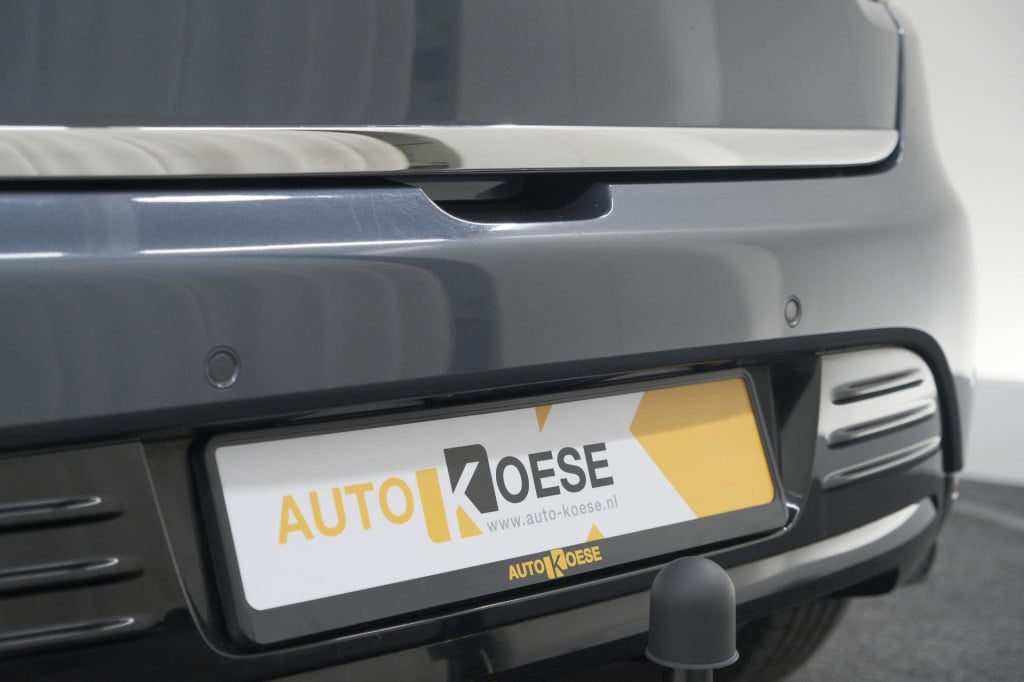 Renault Clio 1.2 limited | trekhaak | navigatie | parkeersensoren | climate