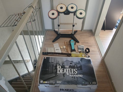 The beatles rockband set nintendo wii