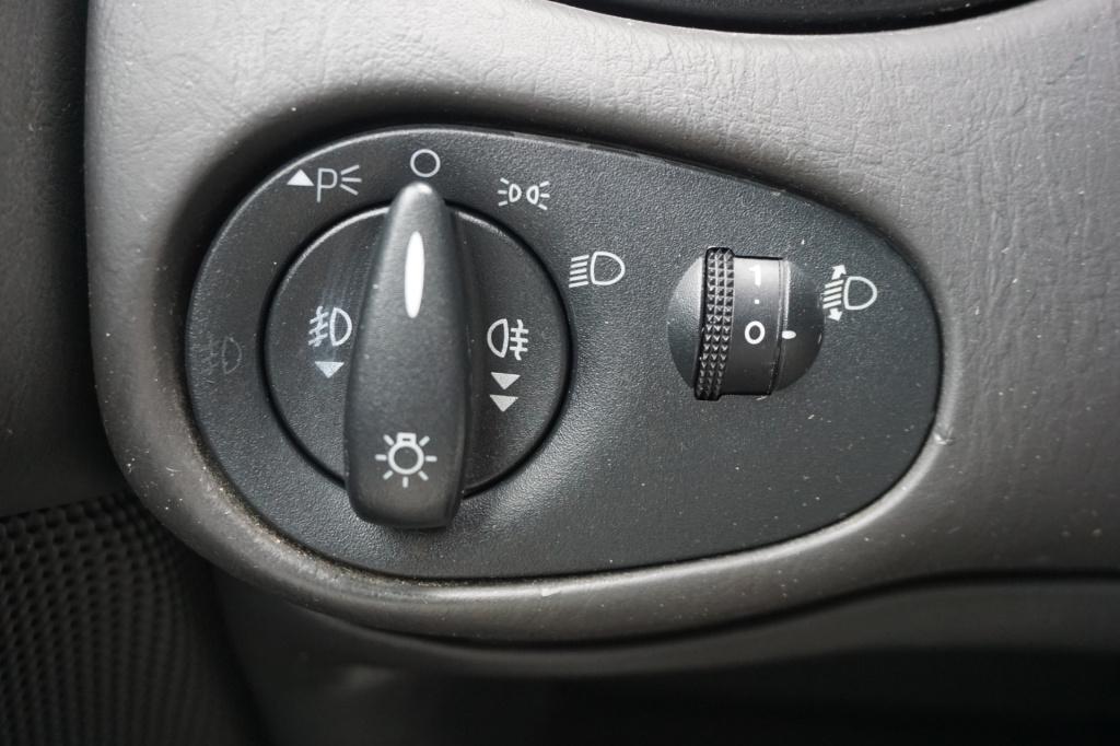 Ford Focus 1.6-16v futura climate / elektr. ramen / trekhaak / lm velgen /