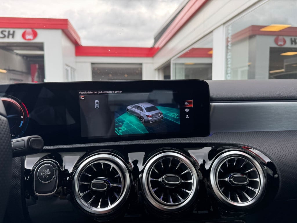 Mercedes-Benz A-Klasse 250 e business solution amg limited