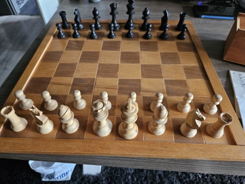Mooi groot vintage houten schaakspel van het merk staunton/homas...