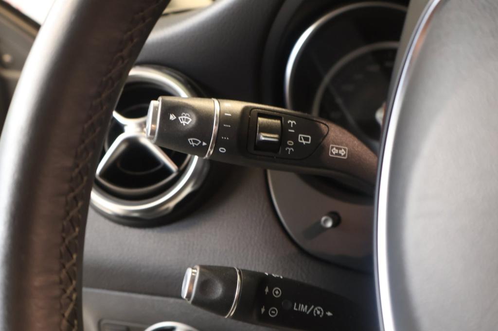 Mercedes-Benz Gla-klasse 250 premium plus, panodak, trekhaak, carplay, stoe