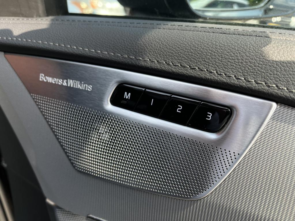 Volvo XC90 2.0 t8 plug-in hybrid awd ultimate dark | luchtvering | bowers &