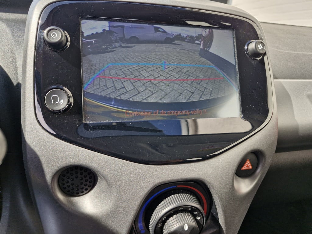 Toyota Aygo 1.0 vvt-i x-play automaat | apple carplay | andoid auto | achte
