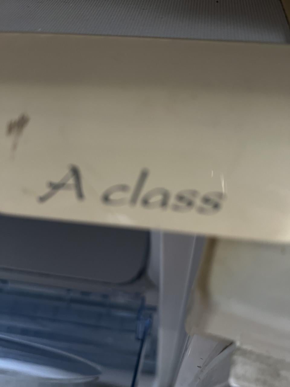 A klasse tafelmodel vrieskast 4 laden 85x55 cm. 114 liter