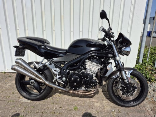 Triumph Street Triple uit 2004