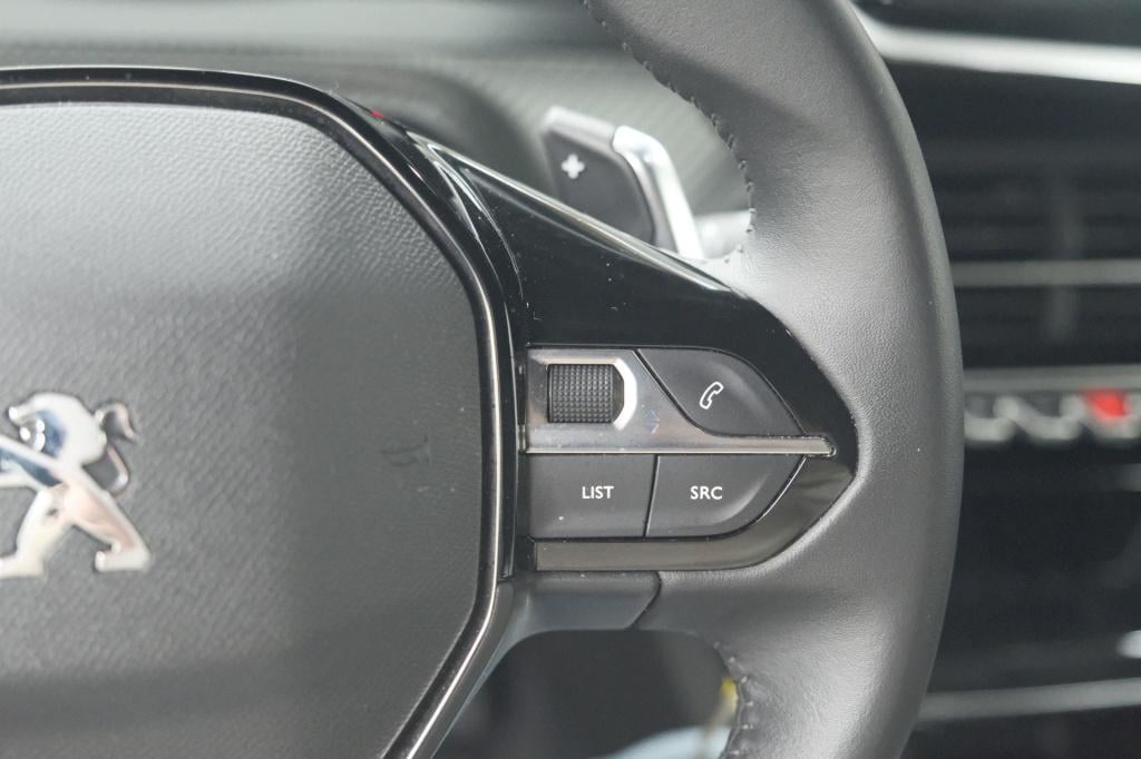 Peugeot 2008 puretech 130 eat8 allure | camera | navigatie | parkeersensore