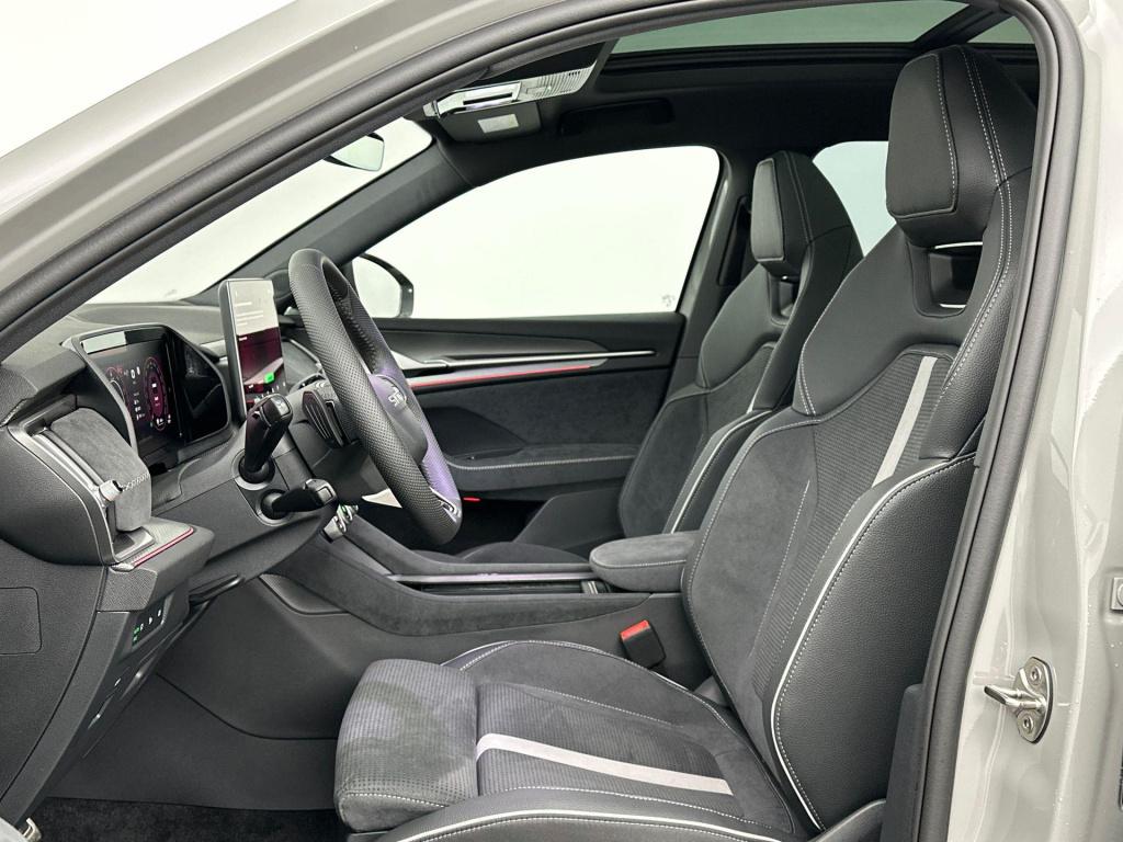 Skoda Kodiaq sportline business 1.5 tsi phev 150 kw / 204 pk su