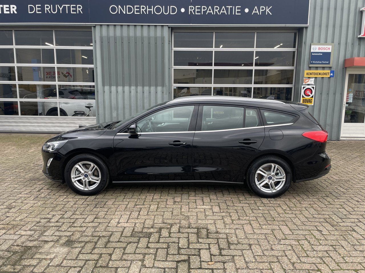 Ford Focus Wagon - 1.0 EcoBoost Trend Edition Business