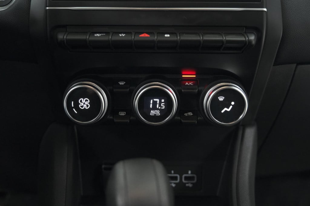 Renault Captur mild hybrid 140 edc techno | camera | navigatie | apple carp
