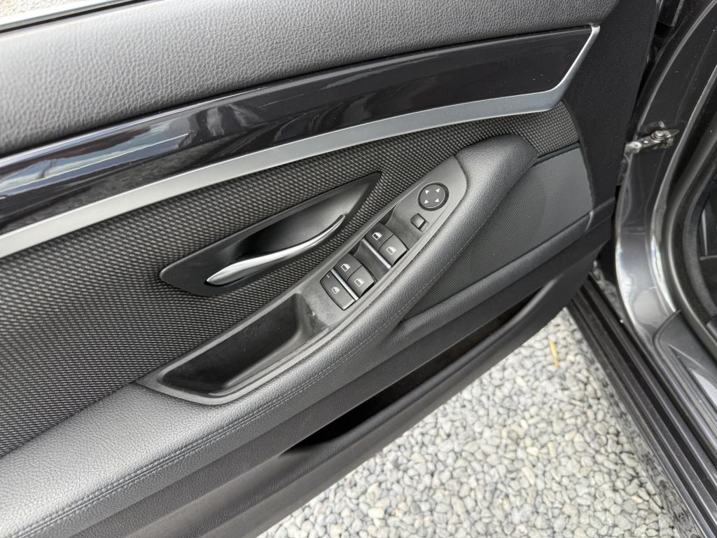 BMW 5 Serie 528i 6-cilinder executive sedan