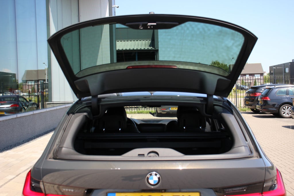 BMW 3-serie touring 320i high executive m pakket | pano | laser | leder