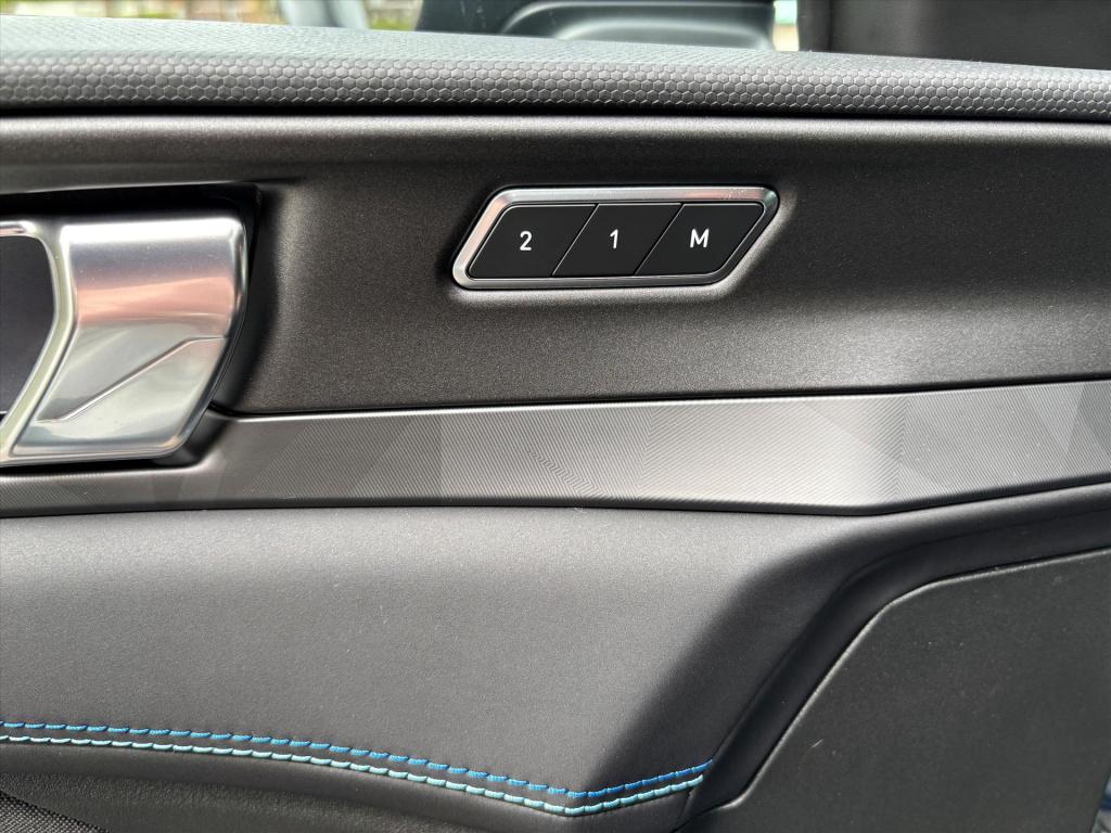 Lynk & Co 01 1.5td 261pk phev 7dcth| schuifdak|navi|my '23|1e eigenaar| rij