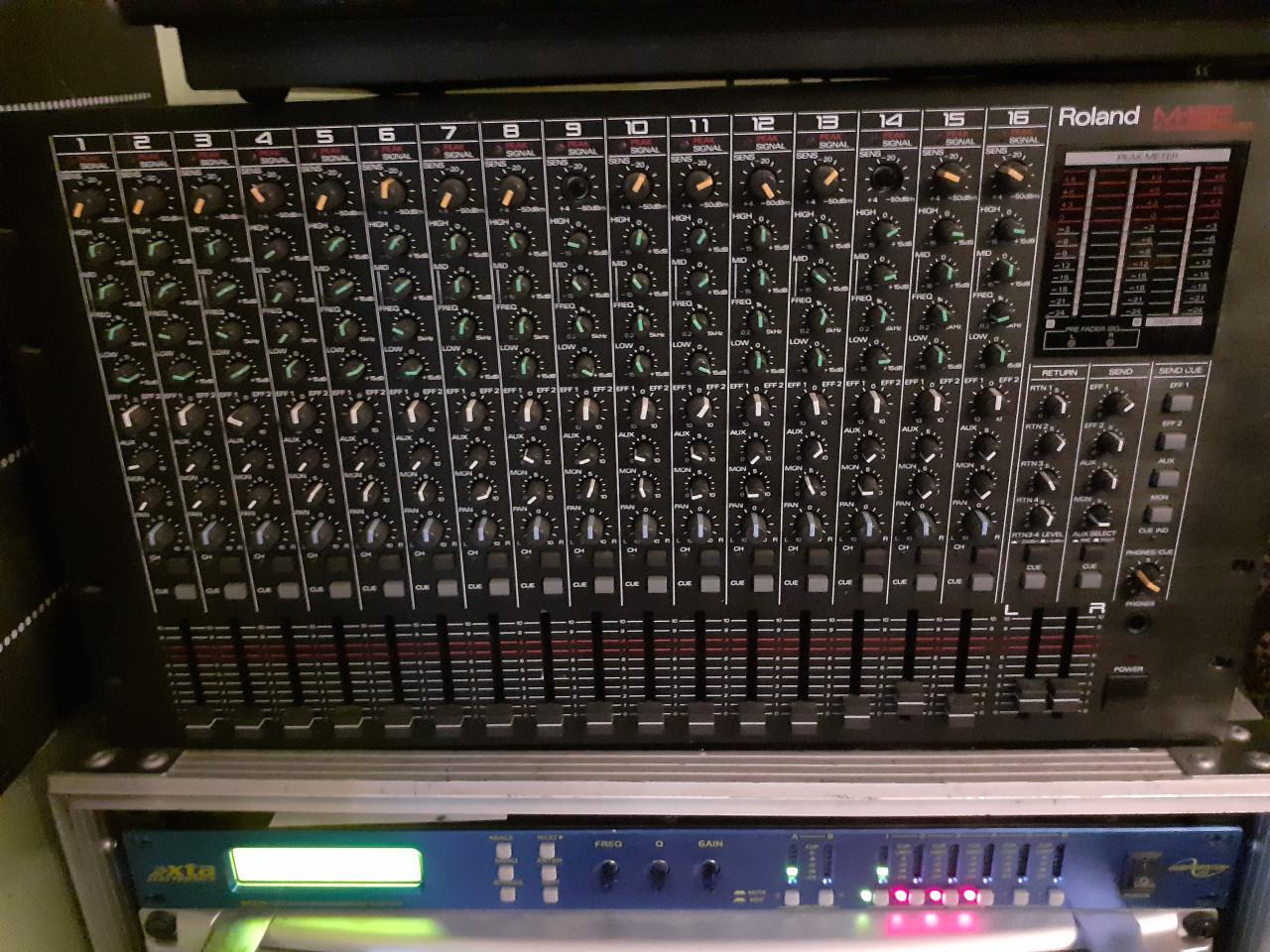 Roland M-16e 16 channel mixer