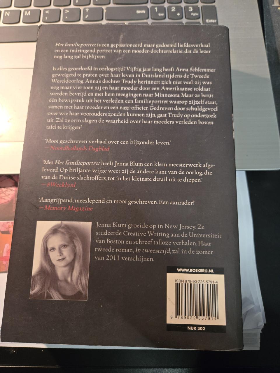 Boek: Het familieportret - Jenna Blum 2011 27e druk 461 Blz