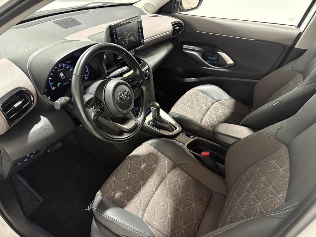 Toyota Yaris Cross 1.5 hybrid executive | 360 camera | bsm | stoelverwarmin