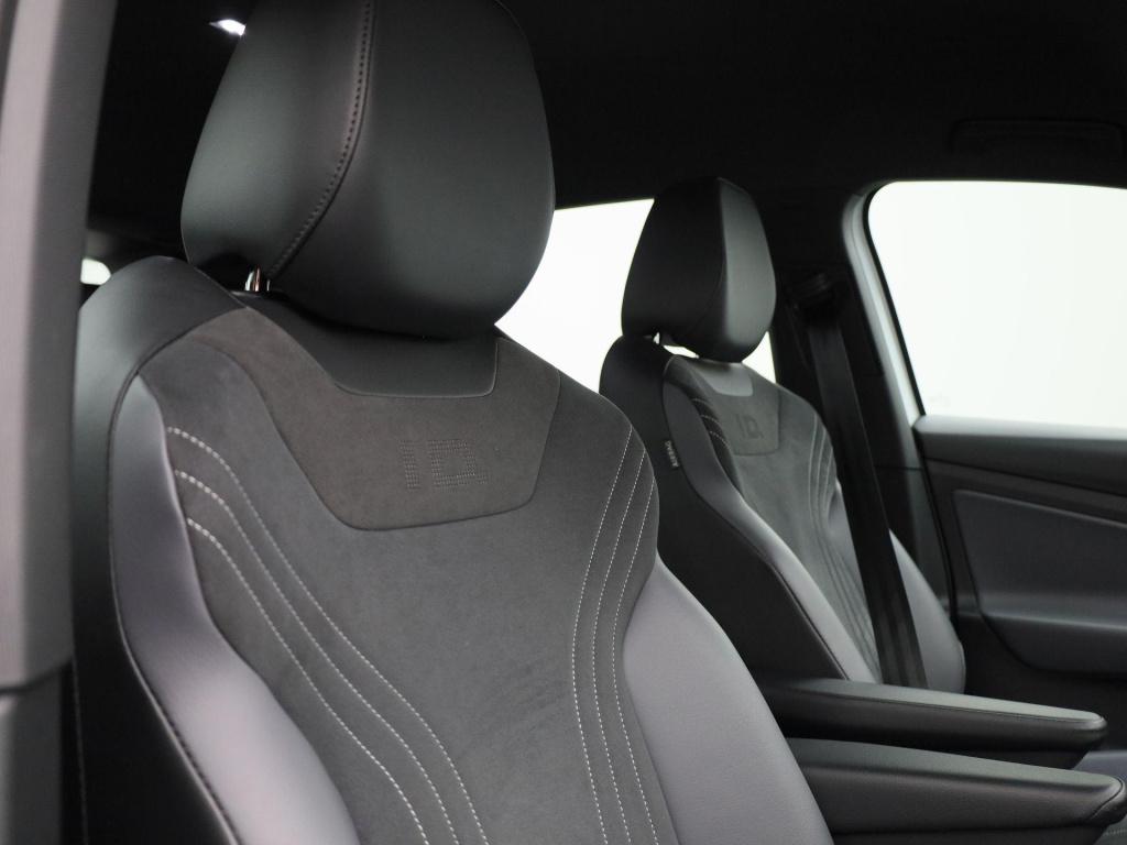Volkswagen Id.4 pure 52 kwh | automaat | half-leder | navigatie | climate c