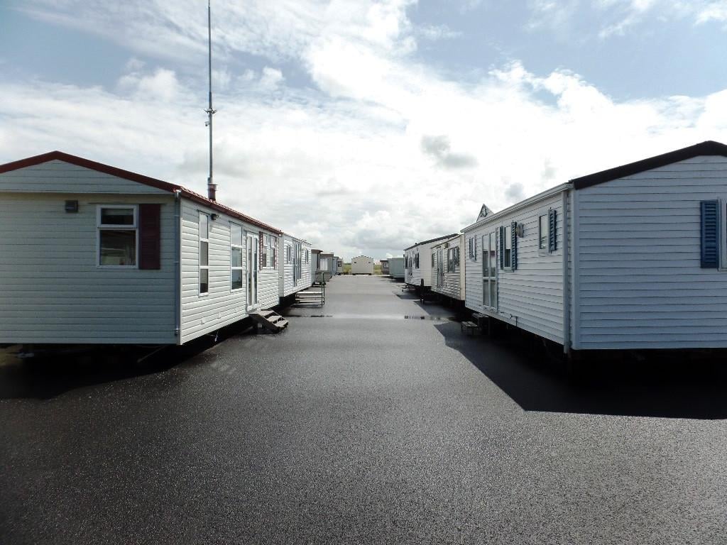 Stacaravans en chalets met middenkamer en dubbel glas tot 6 pers te koop
