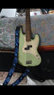 Fender Mark Hoppus P bass Surf Green 2012
