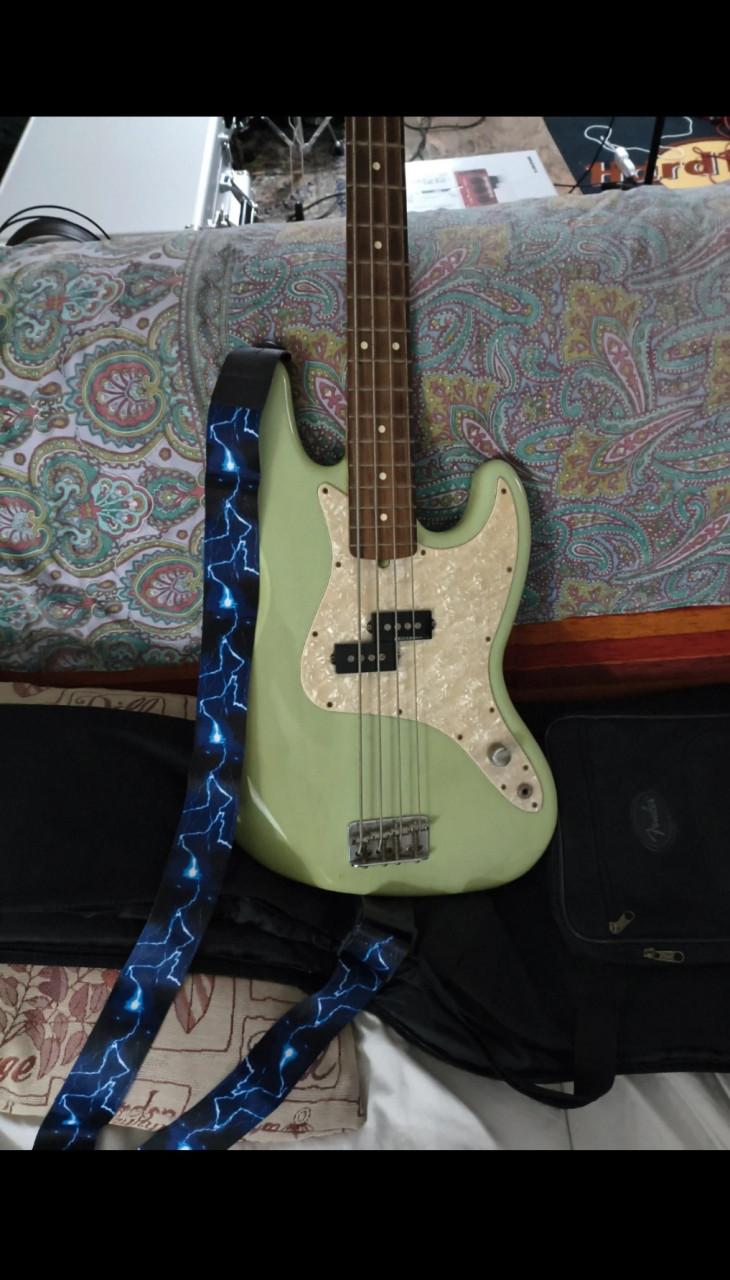 Fender Mark Hoppus P bass Surf Green 2012