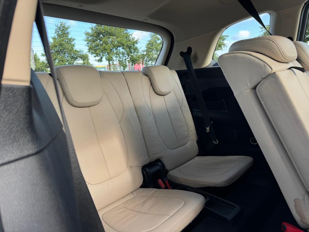 BMW 2-serie gran tourer 220i luxury 7p. * trekhaak * leer * panoramadak * n