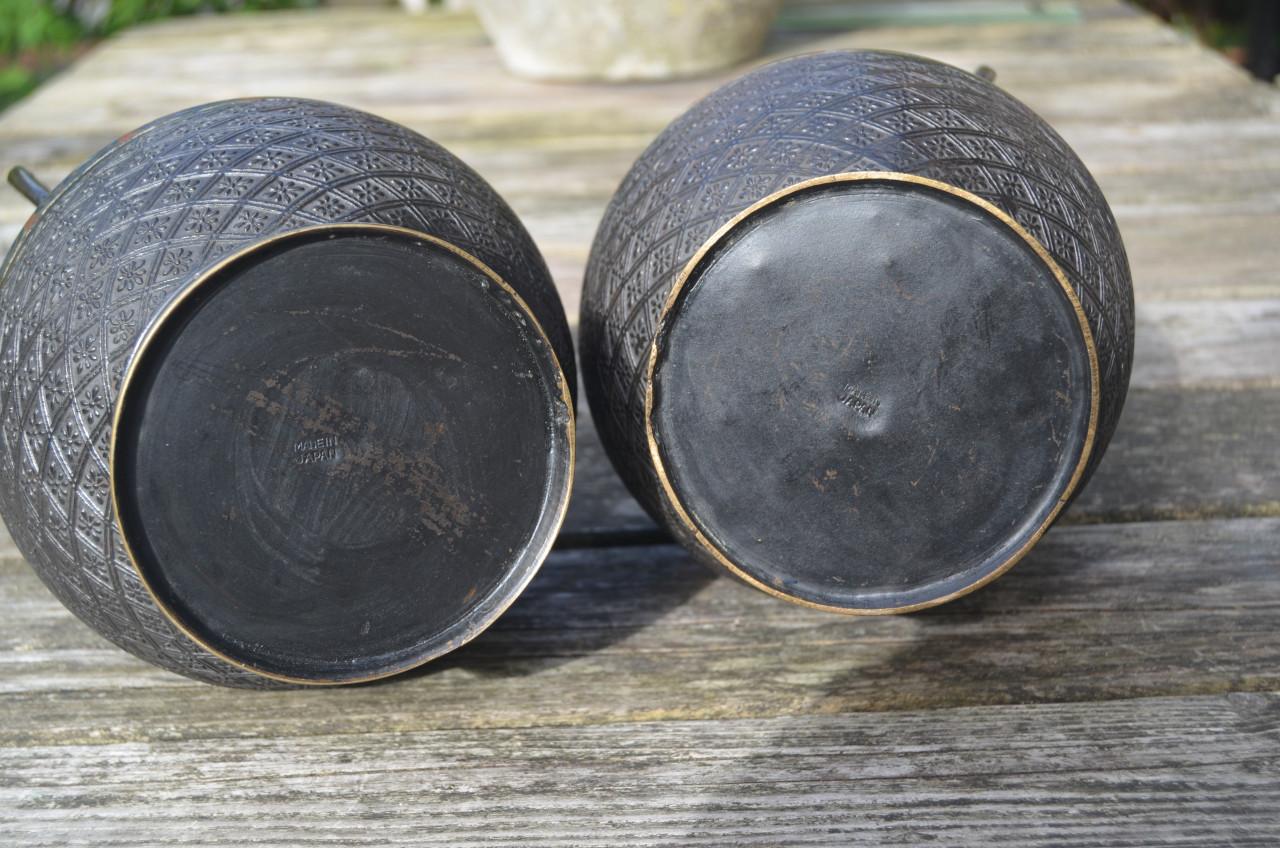 2 Japanse vazen Brons of koperlegering met cloissoné