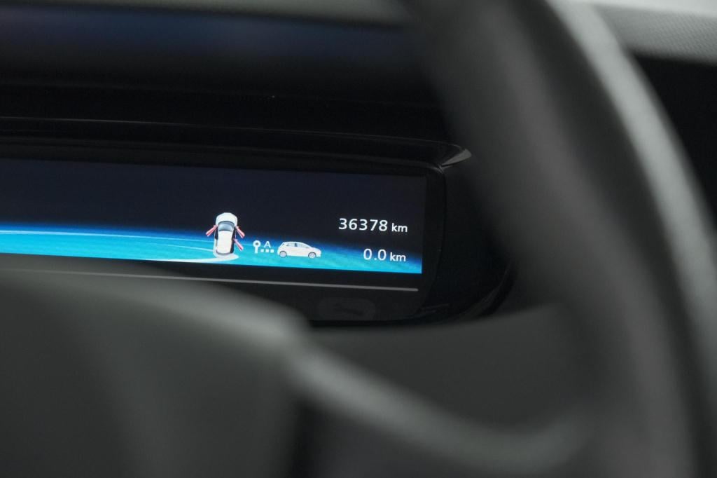 Renault Zoe q90 intens quickcharge 41 kwh | huuraccu | navigatie | parkeers