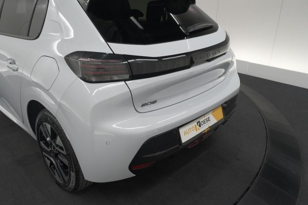 Peugeot 208 1.2 hybrid 110 e-dcs6 allure | climate control | apple carplay 