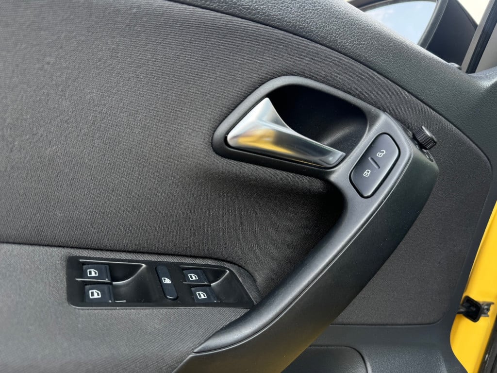 Volkswagen Polo 1.4-16v r-line * carplay * pdc * airco