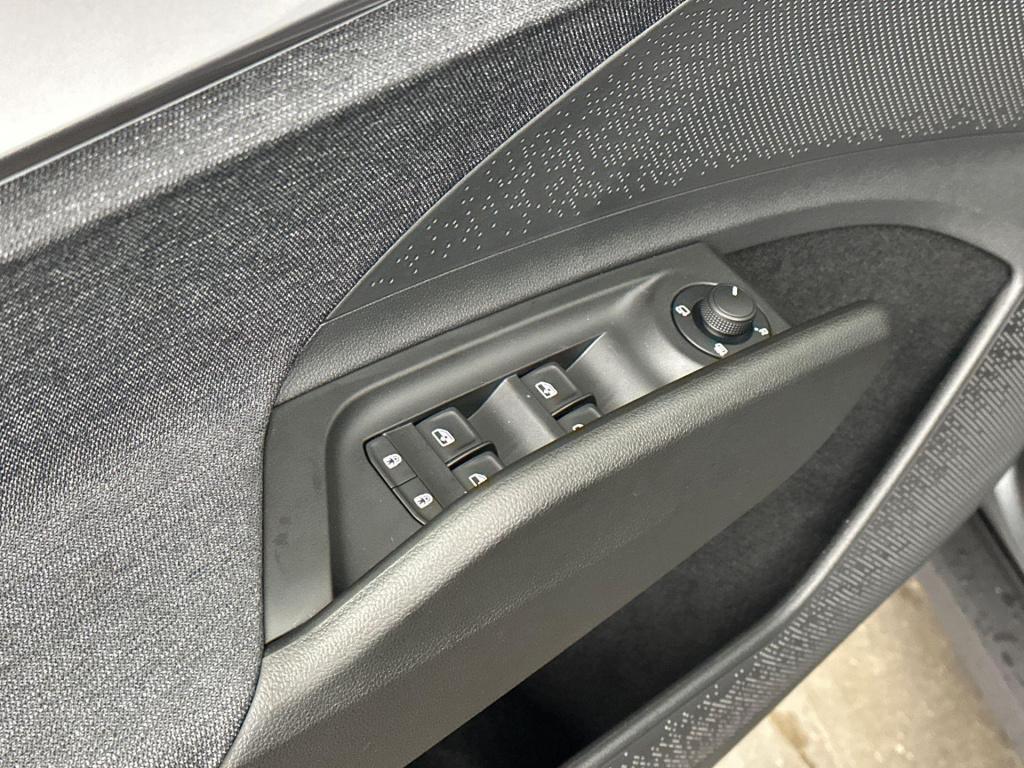 Skoda Elroq business edition tour elektromotor 150 kw / 204 pk