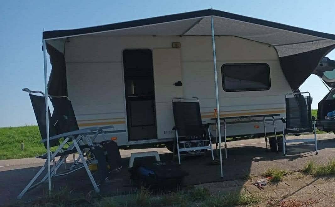 Knaus met stapelbed en prachtige voortent!