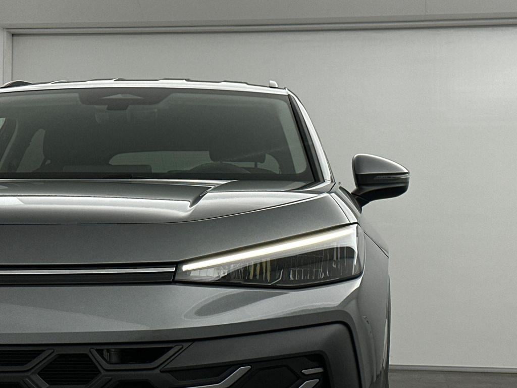 Volkswagen T-roc 1.5 etsi limited edition
