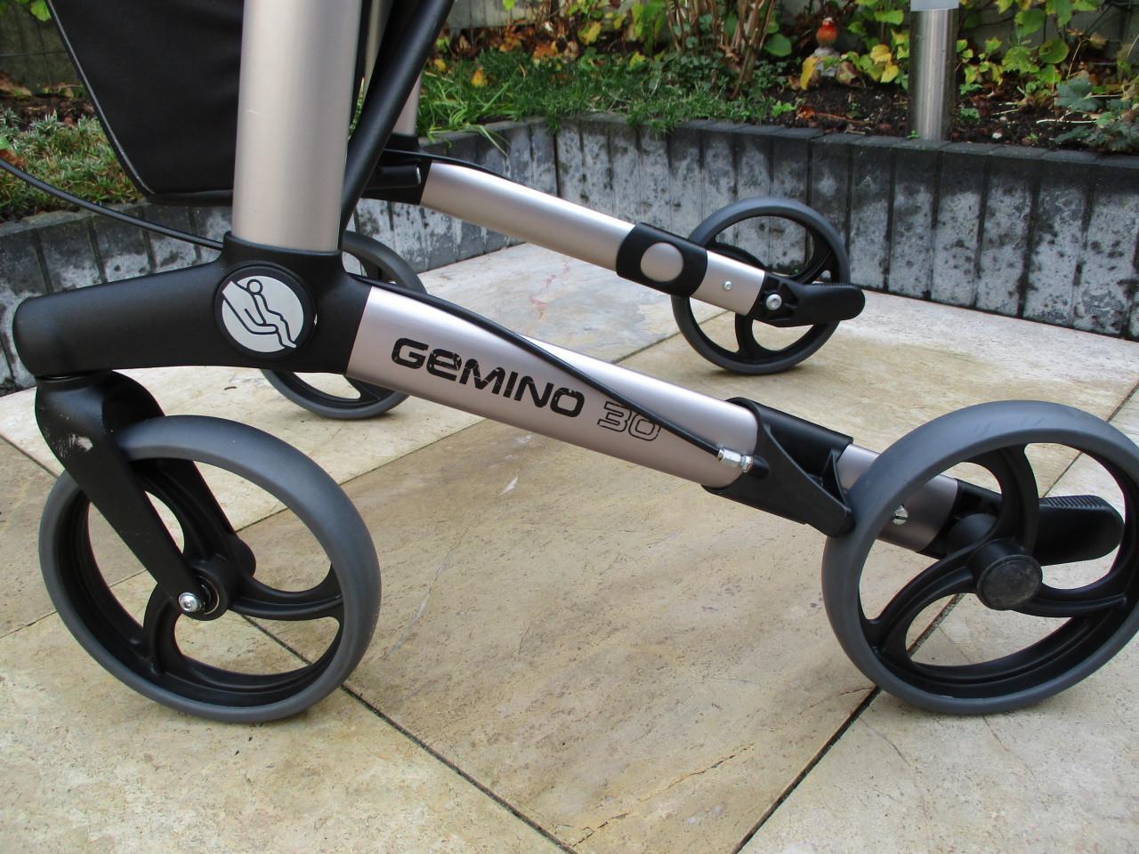 Zgan Gemino 30 opvouwbare lichtgewicht rollator met zitje en grote tas