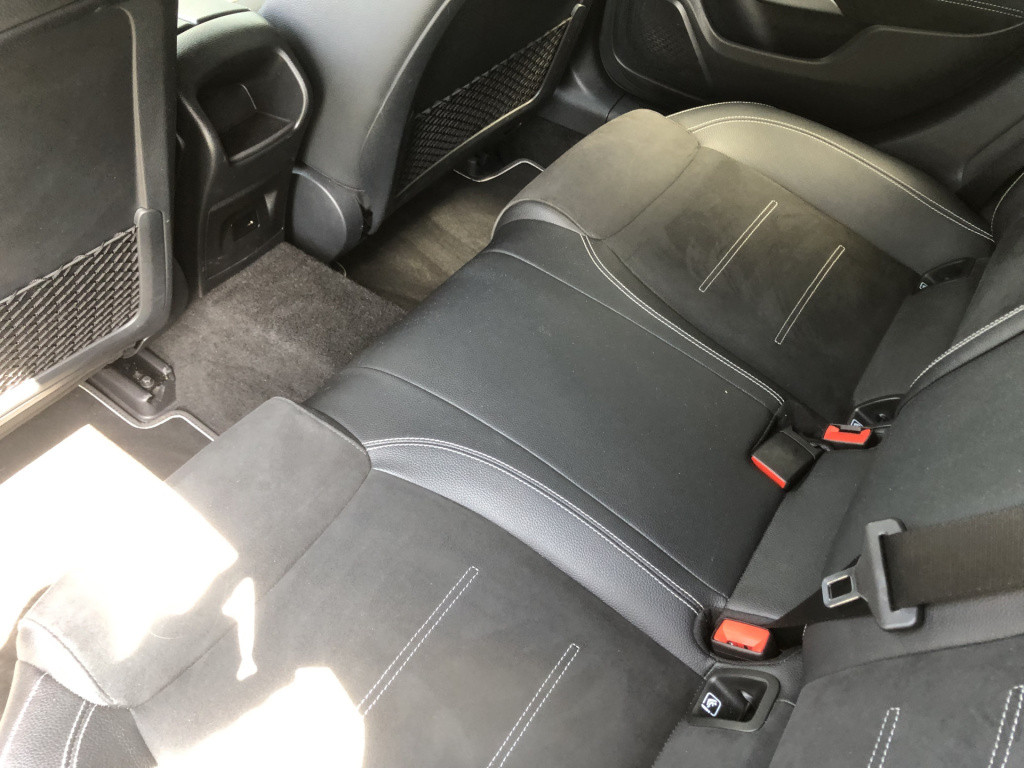 Mercedes-Benz A-Klasse 250 e business solution amg limited